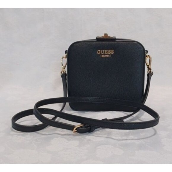 VINTAGE GUESS BLACK FAUX PEBBLED LEATHER SQUARE CROSSBODY BAG - Picture 2 of 13